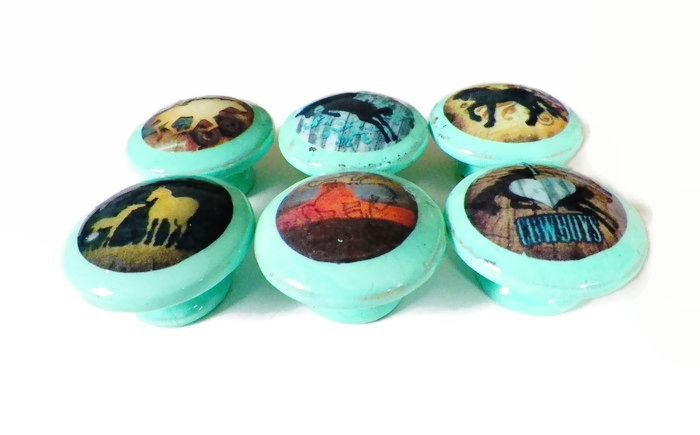 ruralgals's tweet image. Set of 6 Horse Theme Dresser Knobs..Rustic Distressed Turquoi… etsy.me/2rMGqOo #shabbyframesets #WoodenKnobs