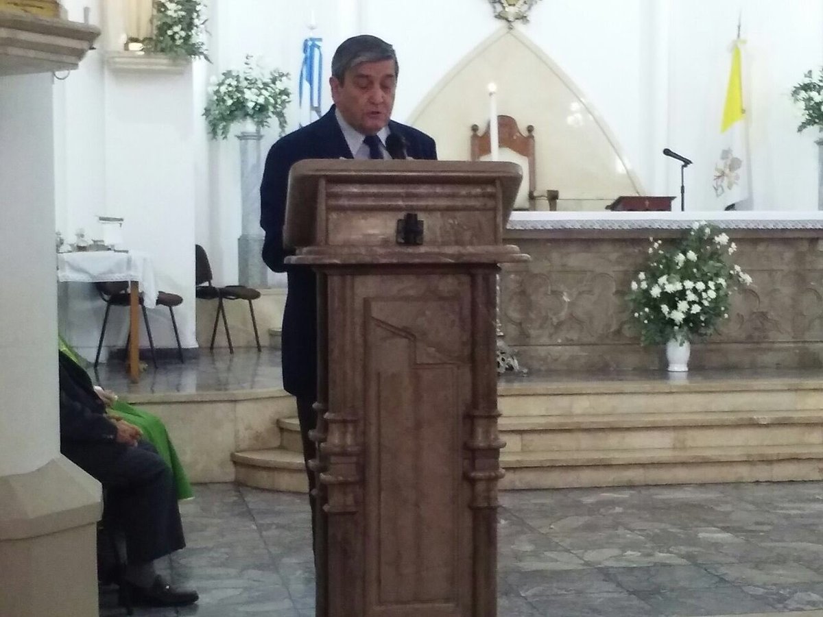 FRotundoArg's tweet photo. Hoy durante Il Giorno del Ricordo. #votamosrotundo https://t.co/wIEN1739rt