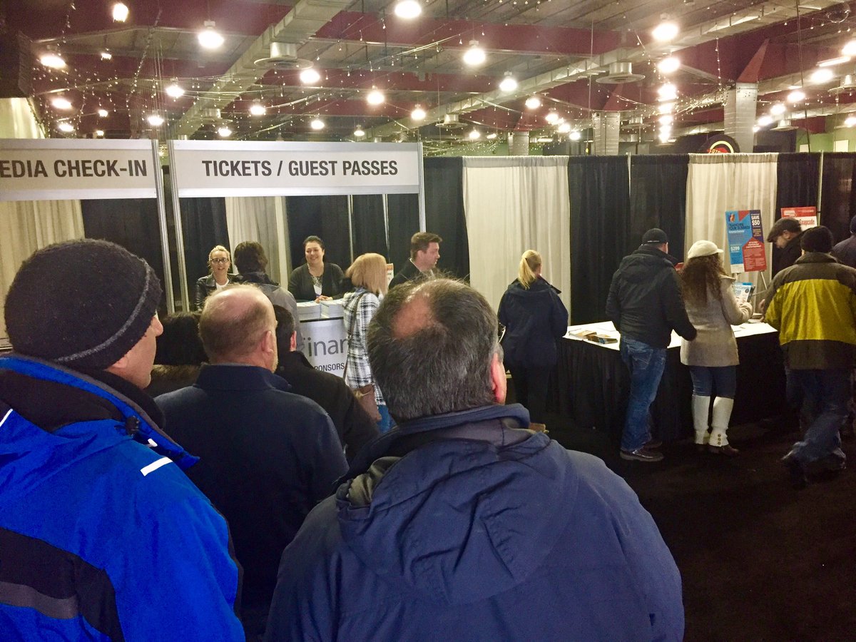 The #FranchiseCanadaShow Doors are now open! We're here until 4pm ✅ Avoid the line ups &amp; pre-reg online bit.ly/2Evn9Xz