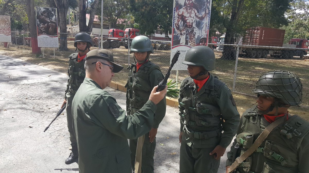 Infanteria Ligera del Ejercito Bolivariano - Página 2 DVxkK_DXkAATgv4