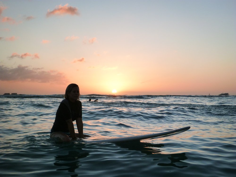 leannescott_'s tweet photo. My latest 'Interview with a Local' Post! Val, a local in Honolulu, tells us about the best places to visit, the best hikes to do, best places to eat &amp; drink! https://t.co/s4svRta9jn … #hawaii #honolulu #honoluluhawaii #thingstodoinhonolulu #whattoseeinhawaii #hawaiitravelguide https://t.co/Jd4RUq7zbl