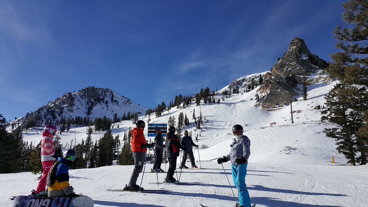 td3skis's tweet photo. Awesome conditions today @snowbasinresort! Kudos to the mountain ops team for all their hard work... Sunday Funday! #SkiChurch #SkiingFun #Winter ❄ ❄ 🎿 🎿 https://t.co/9erIXqmi4k