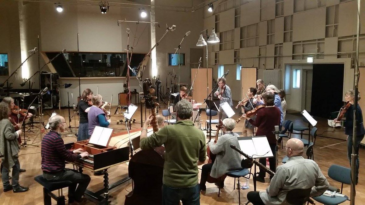 Stradivari_1704's tweet photo. #IFnewCdSoon #OnPeriodInstruments
BACH Concerti (& more)
Isabelle Faust 🎻
Akademie für Alte Musik Berlin 👁️ https://t.co/lcIGmJ56RP
#BernhardForck Concertmaster
#RaphaelAlpermann Cembalo
#MartinSauer Teldex Studio Berlin : Recording part.1 just before Christmas
@harmoniamundi https://t.co/50uGHtisHS