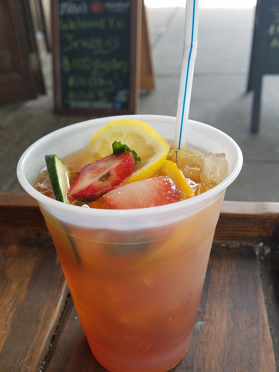 TraceysNola's tweet image. Come in out of the rain for some liquid sunshine #liquidfun #bacchussunday