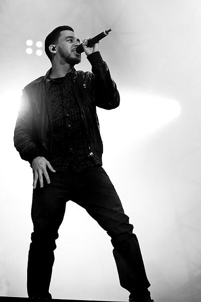 Happy Birthday Mike Shinoda!!!!)                     