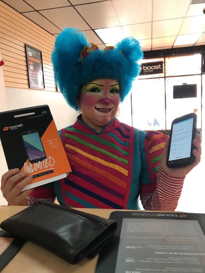 Digital_Cell1's tweet photo. We ain't clowning around with our deals! A boost up to start the morning π #DigitalCellular #tweedymile #southgate #boostup #BoostMobile #clowning #competition @marceco_rick @MYP81 https://t.co/6UKxefl0vs