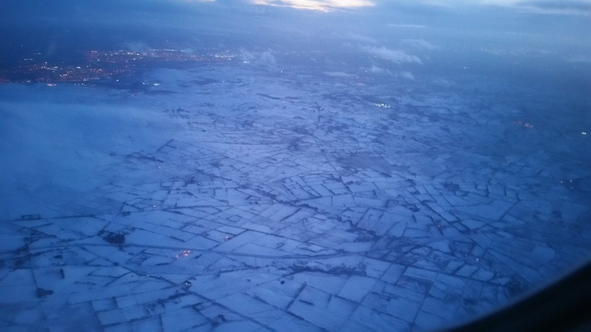 PorousLiquids's tweet photo. The @AICooperGroup porous liquid team have arrived in snowy Belfast - see you all tomorrow @QUBJamesGroup for our first team meeting :-D https://t.co/NFXmPSSlOE