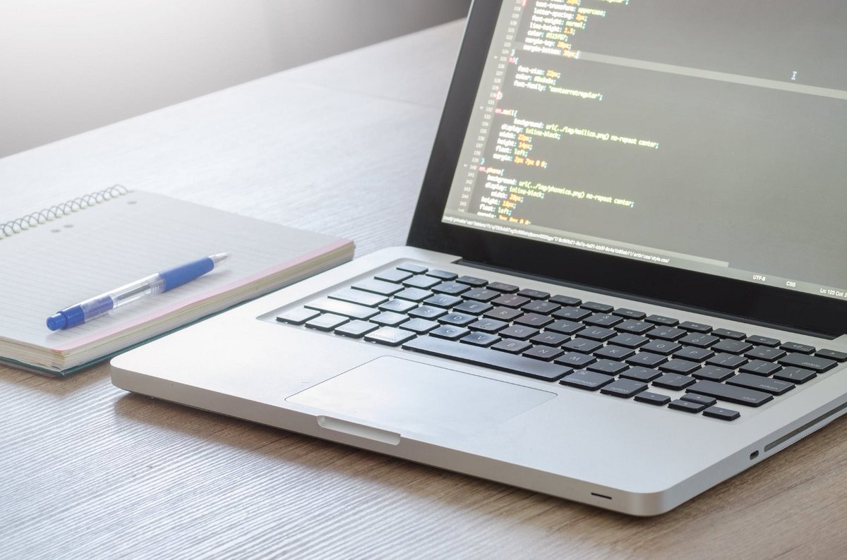 mayeedwin1's tweet photo. #Facts : #ComputerScience : 
1. I think what's great about computer science is that it's a greatly equalising field. You can sit and build something, I can sit and build something and people judge us based on what we've built. #MeetMaye https://t.co/OARCkNY7ME