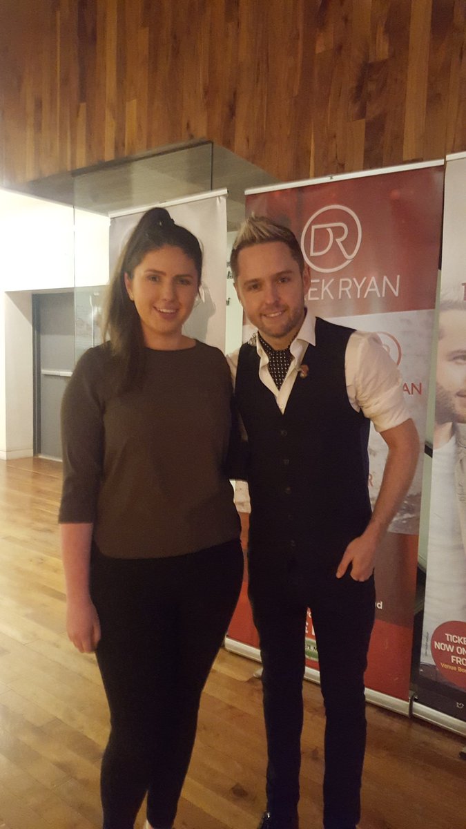 sarasteacy97's tweet photo. @derekryanmusic cheers for an unbelievable night at Wexford Opera  House 🎊🎤 You never disappoint🤗 See you at Cowboys and Hero's 🙆‍♀️🙆‍♀️ https://t.co/4j4sbdFYeG