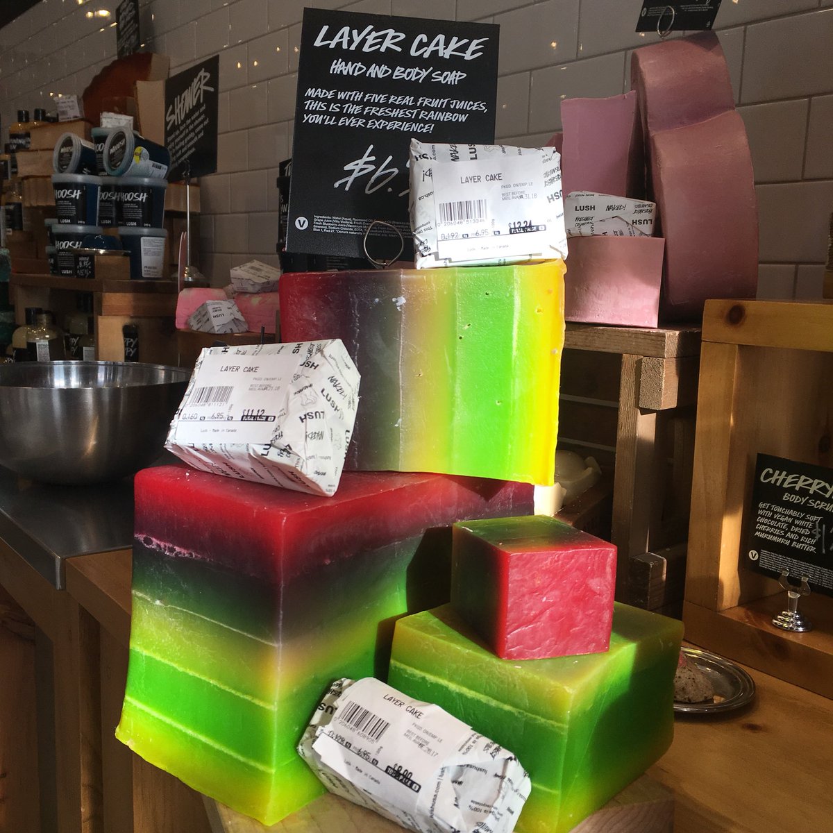 #lushdisco Layer Cake is one of our beautiful hand poured solid soaps, made with a different #freshfruit juice in every stripe! Lather up with these bright bubbles before it’s gone 🍎🥝🍋🍓