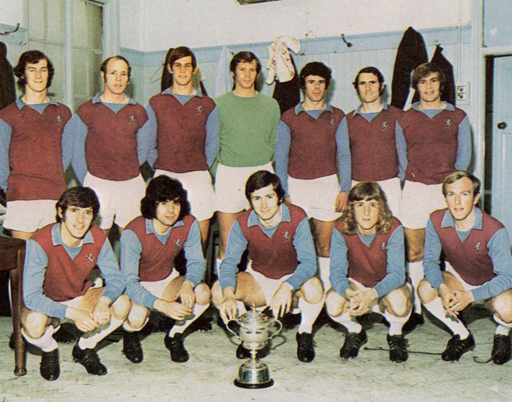 OldFootball11's tweet photo. #AstonVilla 1971/72 Third Division champions.
Back row: #FredTurnbull #AndyLochhead #ChrisNicholl #JimCumbes #CharlieAitken #GeoffVowden #IanRoss;
Front row: #MickWright #WillieAnderson #BruceRioch #IanHamilton #RayGraydon https://t.co/mZrJ7CE8fs
