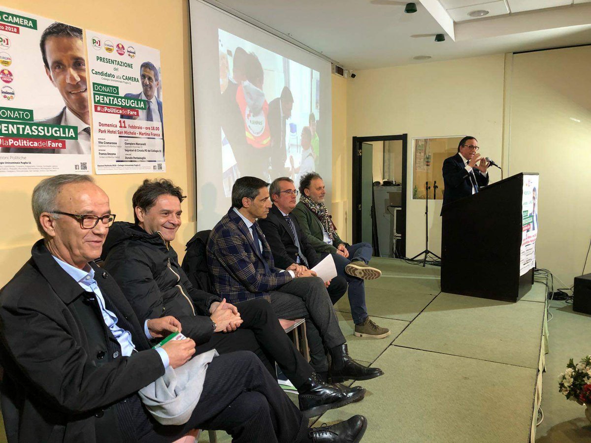 PdTaranto's tweet photo. Grandissima partecipazione alla presentazione del candidato alla Camera collegio uninominale Puglia 11 #DonatoPentassuglia. 
#laPoliticaDelFare 
#votalasquadra #scegliPD https://t.co/xCjZiEb8Ee