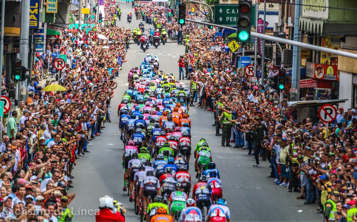 Image result for colombia oro y paz crowd