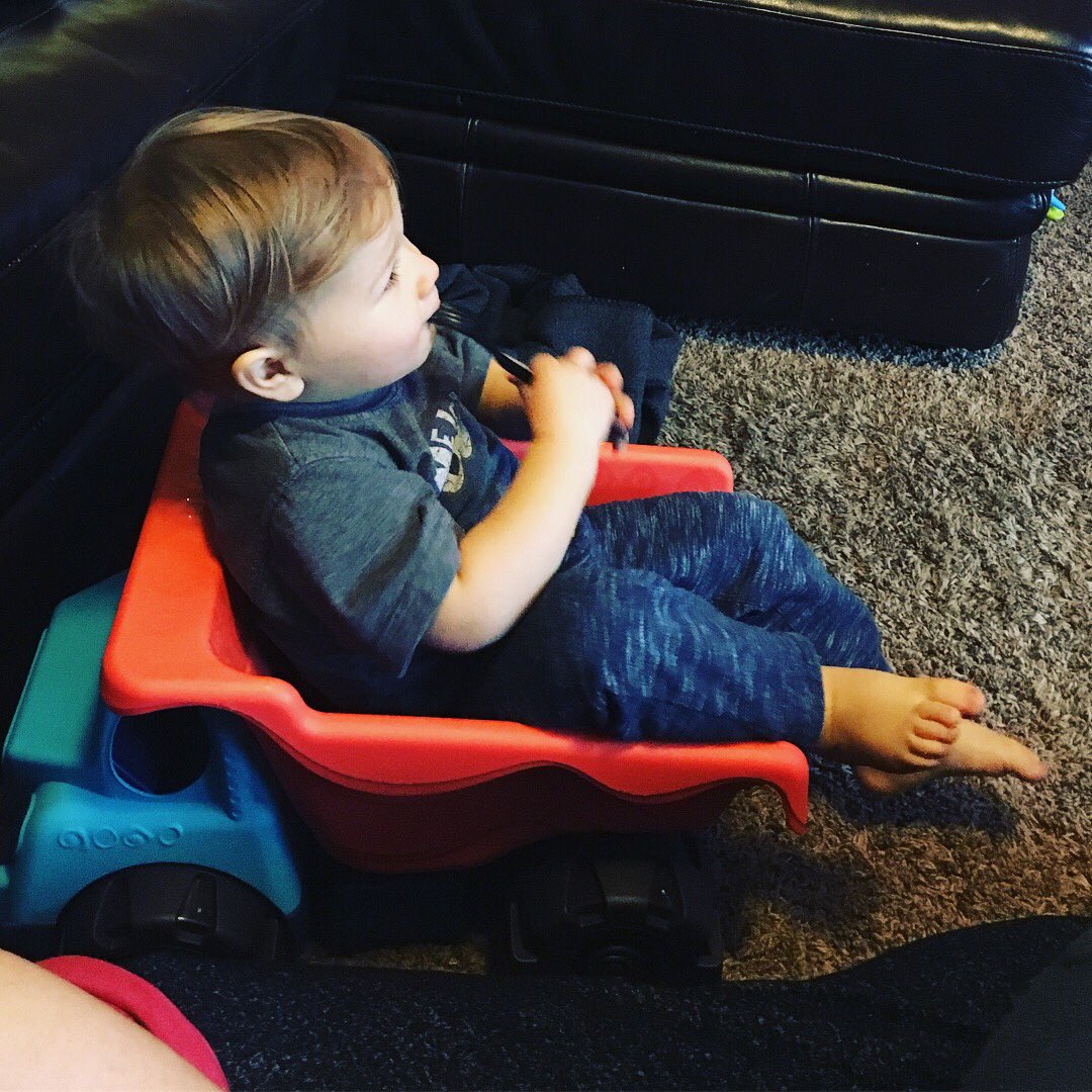 ErikFleming's tweet photo. Nothing to see here, just a boy stuffing his face in a dump truck waiting to see Lebron and the new look Cavs! #thelifeandtimesofcarter #dumptrucklazyboy #cavsvsceltics #constantlyeating https://t.co/fTKGeXmwhn