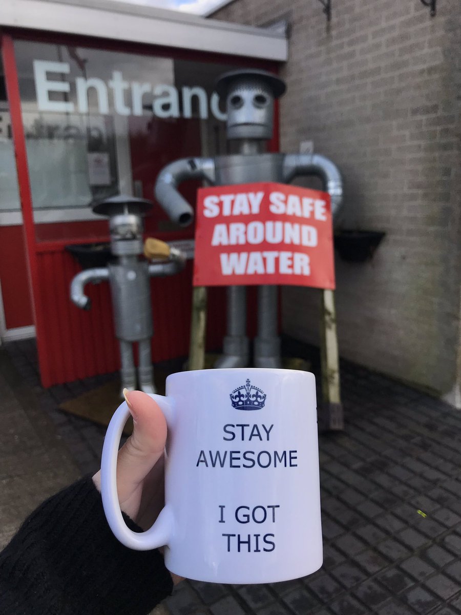 imawanderer2's tweet photo. Useful advice from @manchesterfire and myself of course! #damiansmug https://t.co/G53lQwUAOg