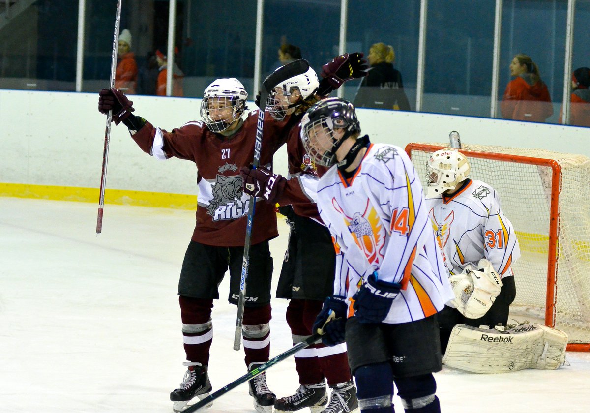 hsrigahockey's tweet photo. Fotomirkļi no #hsriga2001 uzvaras pirmajā līgā pār "Pārdaugava/Jūrmala" (4:3). https://t.co/TsMSjxsWOr https://t.co/2E8g55etIG
