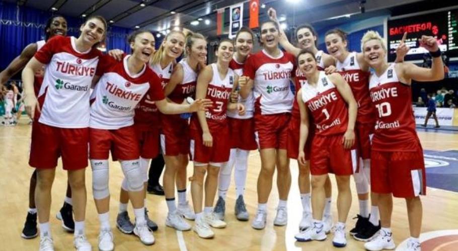 Die türkische Frauen-Basketballnationalmannschaft hat auch das dritte Qualifikationsspiel zur EM-2019 gewonnen. Die Türkei konnte mit diesem Sieg die Tabellenführung festigen. Im vierten Gruppenspiel wird die Türkei am Mittwoch in Istanbul erneut gegen Estland antreten.