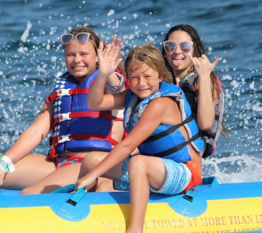 GoParasailing's tweet photo. #BananaBoatRides at @holidayinnfwb @WaterscapeCondo @PompanoJoes #SpringBreak2018 https://t.co/2MbR8aYBOn https://t.co/0WFd20DAgu