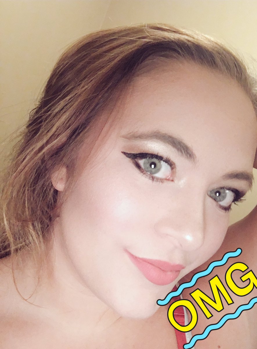 mindiii_'s tweet photo. Awk selfie https://t.co/bBvo14NB2Z