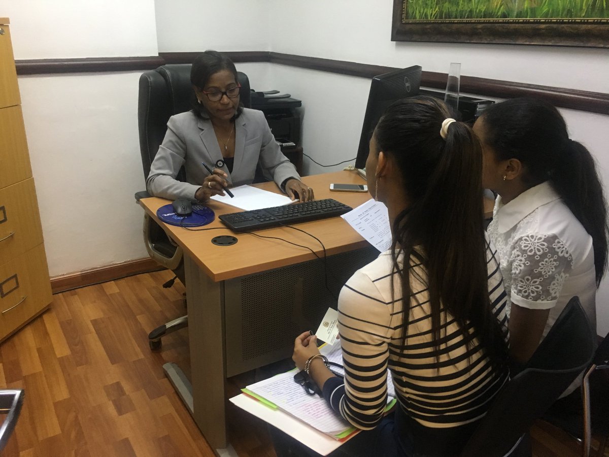 rubiariasmdz's tweet photo. Las sociedades comerciales se reconocen por los siguientes tipos: Intuito Persane: de nombre colectivo, comandita simple y por acciones.
Intuito Pecuniae: SRL, S.A.S y S.A.
@PascalPena #PascalPena #NegociosPPP https://t.co/9SzPAvIp30