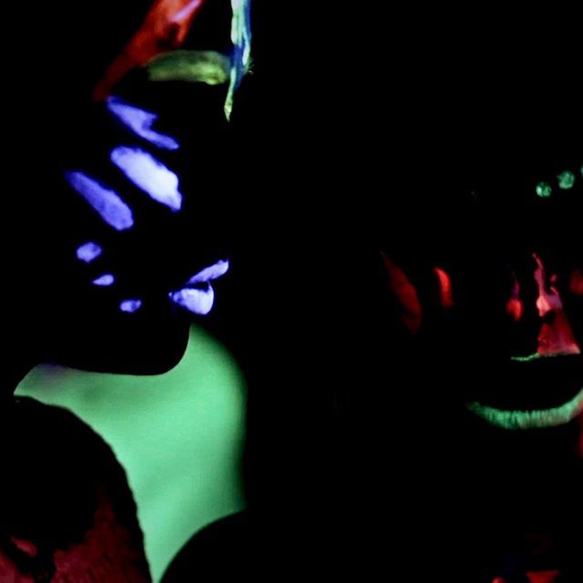 cedavision's tweet photo. We be on, neon
.
.
#MusicVideo #Music #Photo #Photography #Videography #Video #Africa #Dance #Bodypaint #Blue #BodyArt #Tribal #Tribe https://t.co/SllGBcCvcY https://t.co/EvRMupyjg9