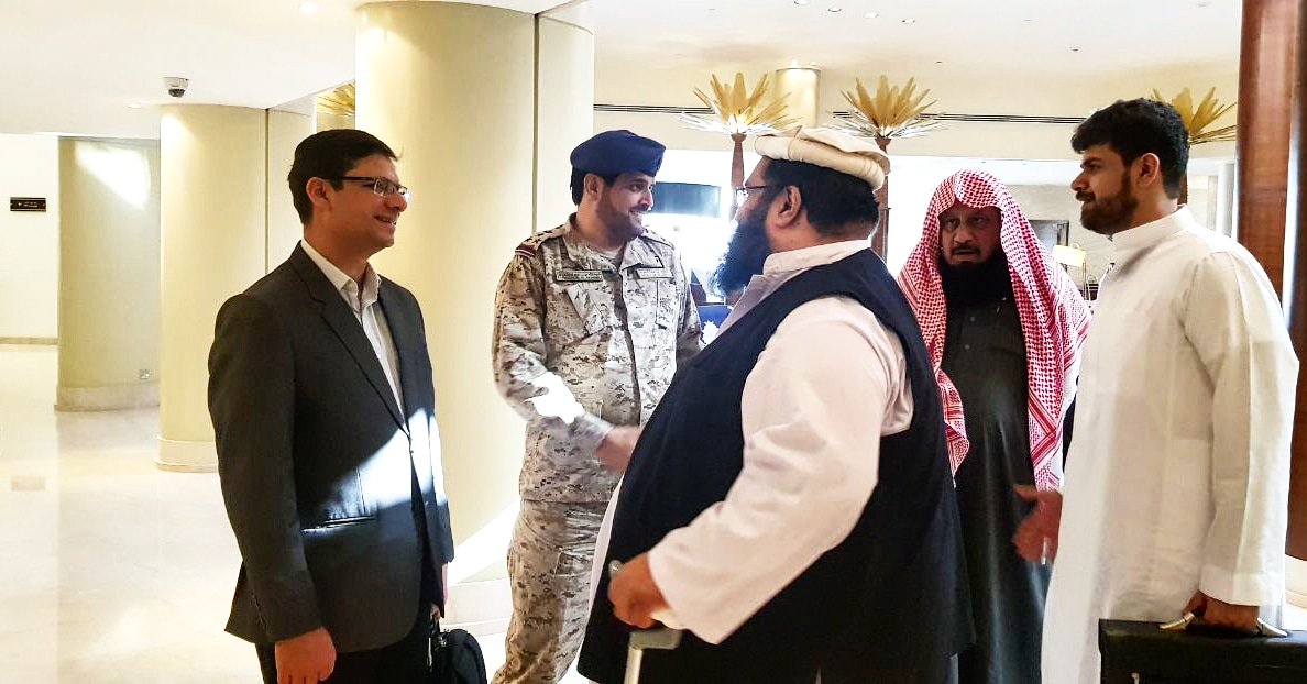 ksa199544's tweet photo. #Commanderof the #Pakistan_Air_Force Marshal Tahir Rafiq Butt
قائد القوات الجوية الباكستانية المارشال طاهر رفيق بوت
#Pakistan #Air_Force
#رئيس_مجلس_علماء_باكستان
الشيخ #محمود_طاهر_الاشرفى
الدكتور #سعيد_احمد
#القوات_الجوية_الباكستانية
#القوات_الجوية #باكستان https://t.co/PA4uHqHfFJ