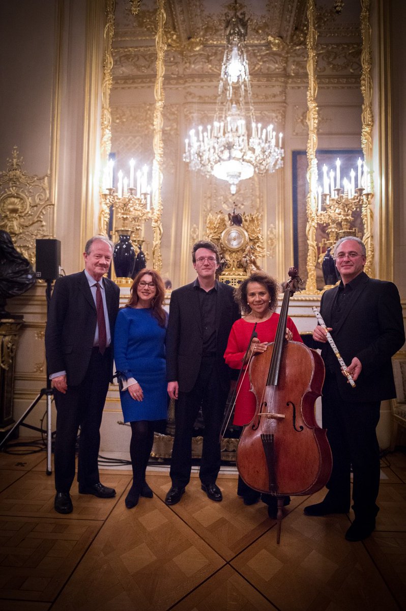 BBCRadio3's tweet photo. What a line up!
The Early Music Show presents Chi-chi Nwanoku, Julian Perkins and Ashley Solomon performing on three instruments held in the Royal Collection.
#RoyalCollectionSeason @RCT
https://t.co/Kt22xErnAa https://t.co/S6vw5Seu7n