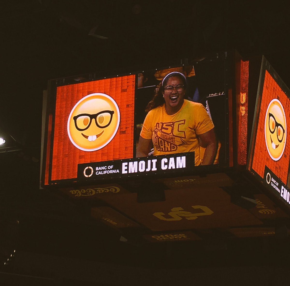 we love making it on the Jumbotron!!! #USCSelfie #BEATtheWildcats ❤️✌️💛