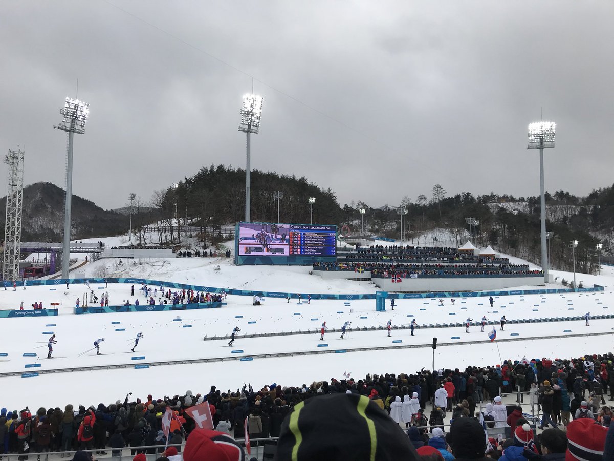 robjtopol's tweet photo. Checking the 5G network at the cross country ski course. 5G uplink and downlink running strong! Sub zero weather conditions #pyeongchangOlympics2018 #5Gfieldtested #notinthelab #IamIntel https://t.co/AIpRIjxA5P
