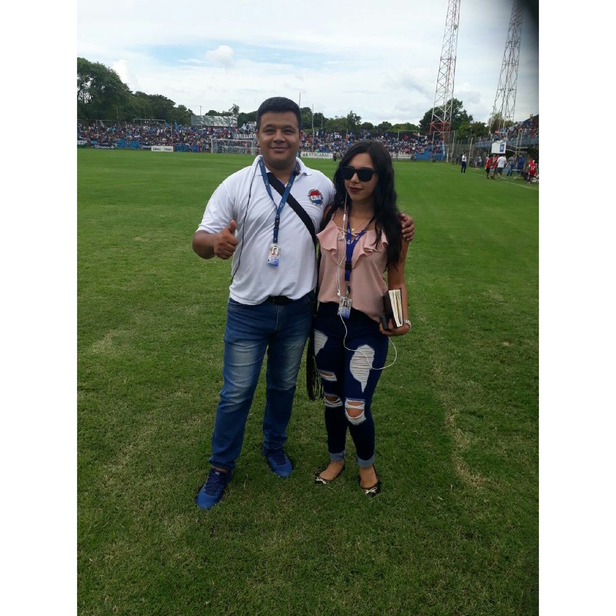 taniamartinezpy's tweet photo. #FinalInterligas 📷⚽
Aquí con el colega, @gilbertodbaez .
#Club12deOctubre . https://t.co/yZZiNmNaYW