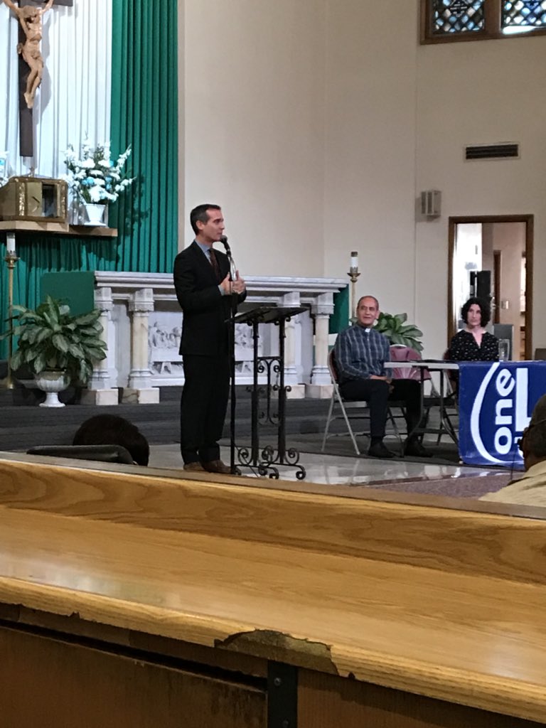 3RamosRichard's tweet photo. Today @OneLA_IAF convened w @MayorOfLA to discuss homelessness #linkagefee #hhhisgroundbreaking #propHHH #affordablehousing https://t.co/UaM3tLG4Dg