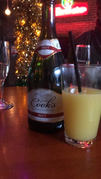 A Champagne made just for me! 🍾🥂 https://t.co/hmaKJmrway<a href="/tag/flexin"class="tags"><span>#flexin</span></a><a href="/tag/workoutbros"class="tags"><span>#workoutbros</span></a>