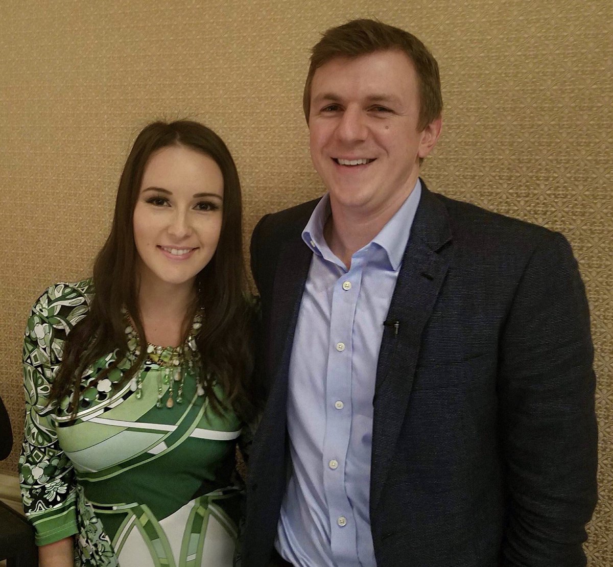 Annakhait's tweet photo. I had such a wonderful time speaking at the California Federation of Republican Women’s event last night in Long Beach, CA. Such incredible ladies making a big difference in America 🇺🇸 Great meeting @JamesOKeefeIII as well. #CFRW https://t.co/0QeQun8fd5