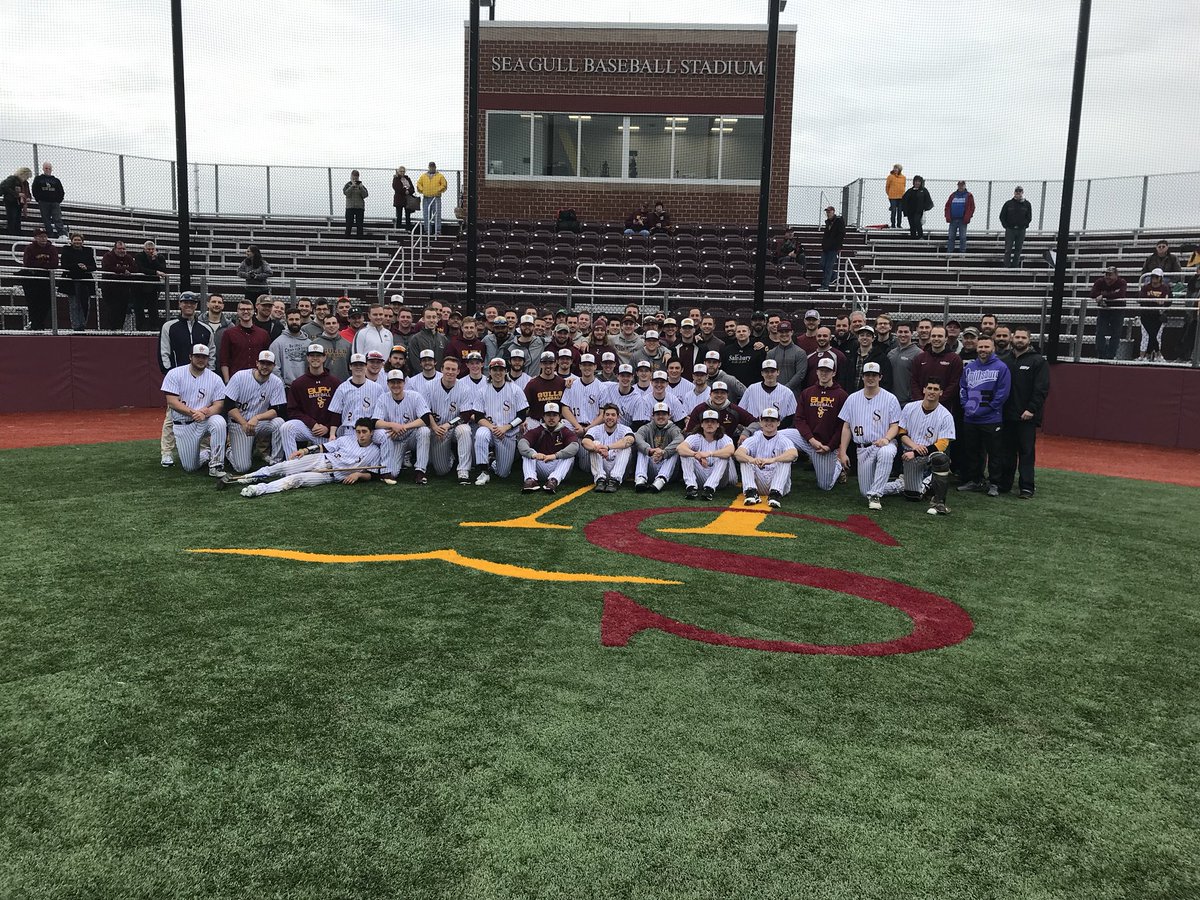 What a great night for SU Baseball and it's alumni! Over 150 players returned to celebrate the new Sea Gull Baseball Stadium and the 2018 team. This was followed by our alumni social. Great day to be a Gull! #tradition