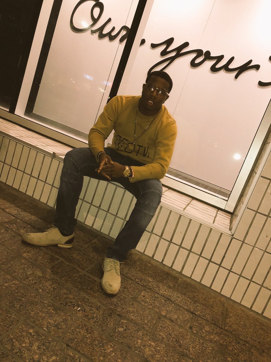 rambo__5's tweet photo. LIVE.FOREVER.LEGENDARY 🤘🏾 https://t.co/ET5qS223ub