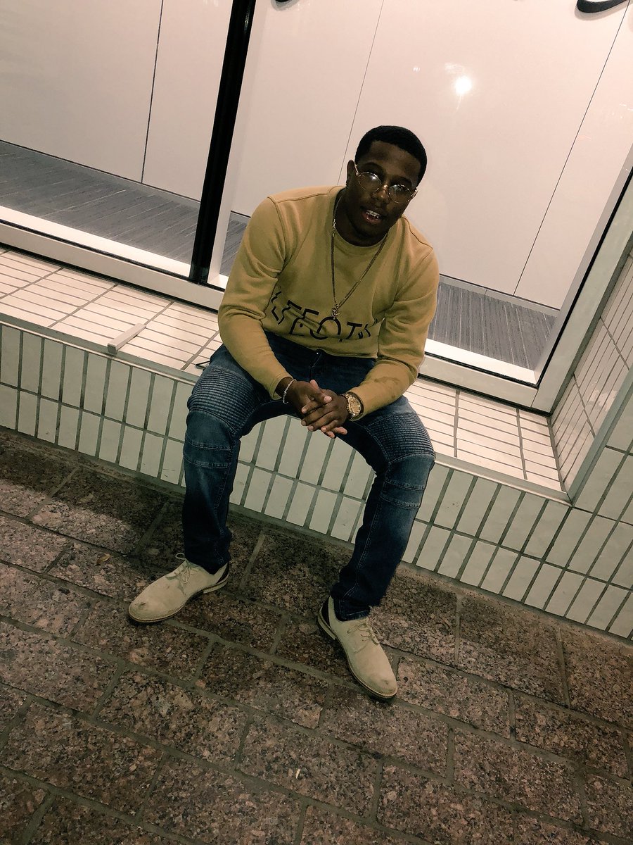 rambo__5's tweet photo. LIVE.FOREVER.LEGENDARY 🤘🏾 https://t.co/ET5qS223ub