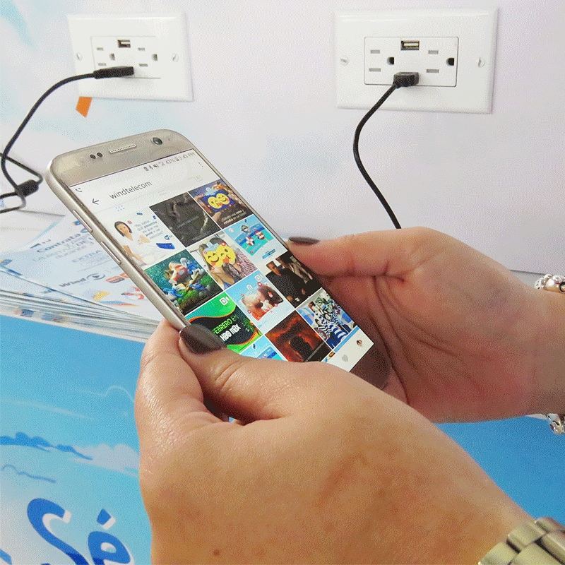 windtelecom's tweet photo. Siente la libertad de compartir todo lo vivido en el #CarnavalDeBona conectado a nuestra red 4G! 🌐🎉 #LibreConElViento #CarnavalWind #CarnavalBonao #Wind4G #SienteTuLibertad #LTE #INTERNET4G https://t.co/9Tpg7SYy6i