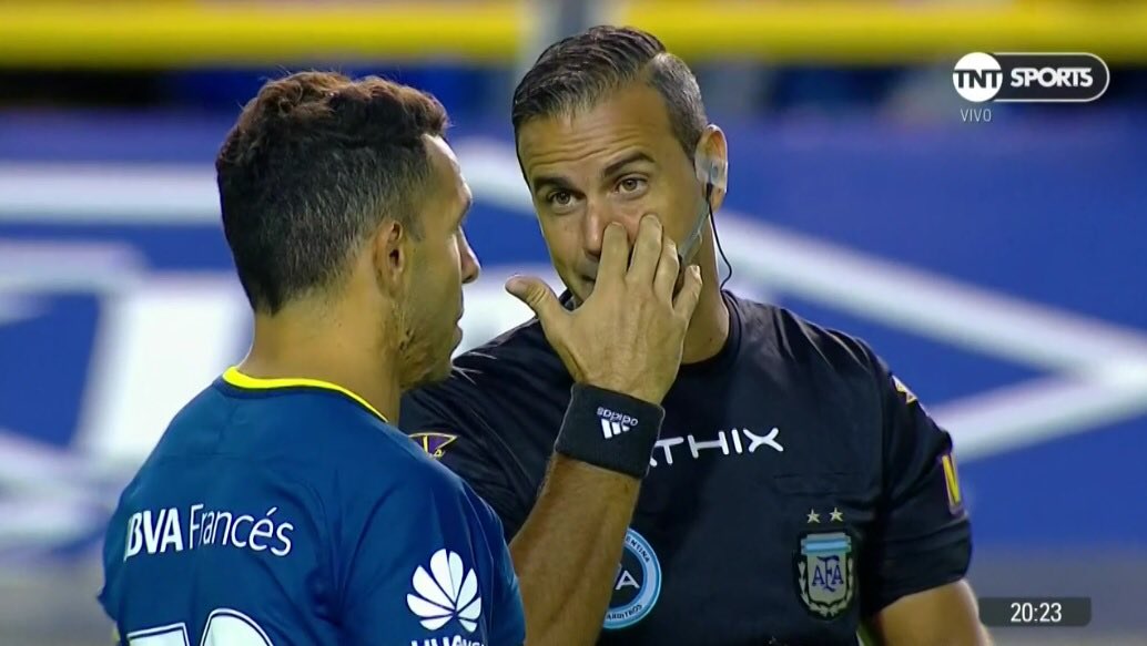 metroadelantado's tweet photo. "Faltando 5 tirate que te cobro un penal". https://t.co/mjbA3U1VAi