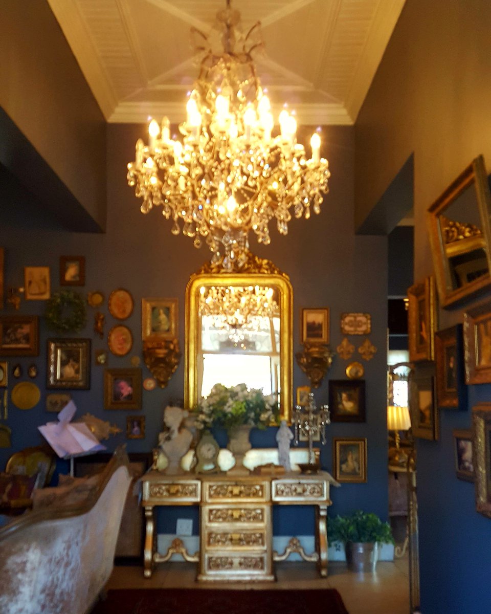 heleenniere's tweet photo. #Chocholate Durbanville. Where the #gitls hang out. Was a great #hangout once again https://t.co/jiy2lSbWn4