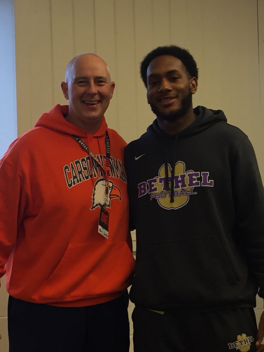 FCAmarty's tweet photo. Me and @WCFN_Leeko.  2 former @OHSPatsFootball hanging at FCA College Advance. Brought together by football kept together by Jesus. #FCACollegeAdvance #FCAOne #OHSPats #CNEagles #BethelWildcats https://t.co/1QManjr4Qi