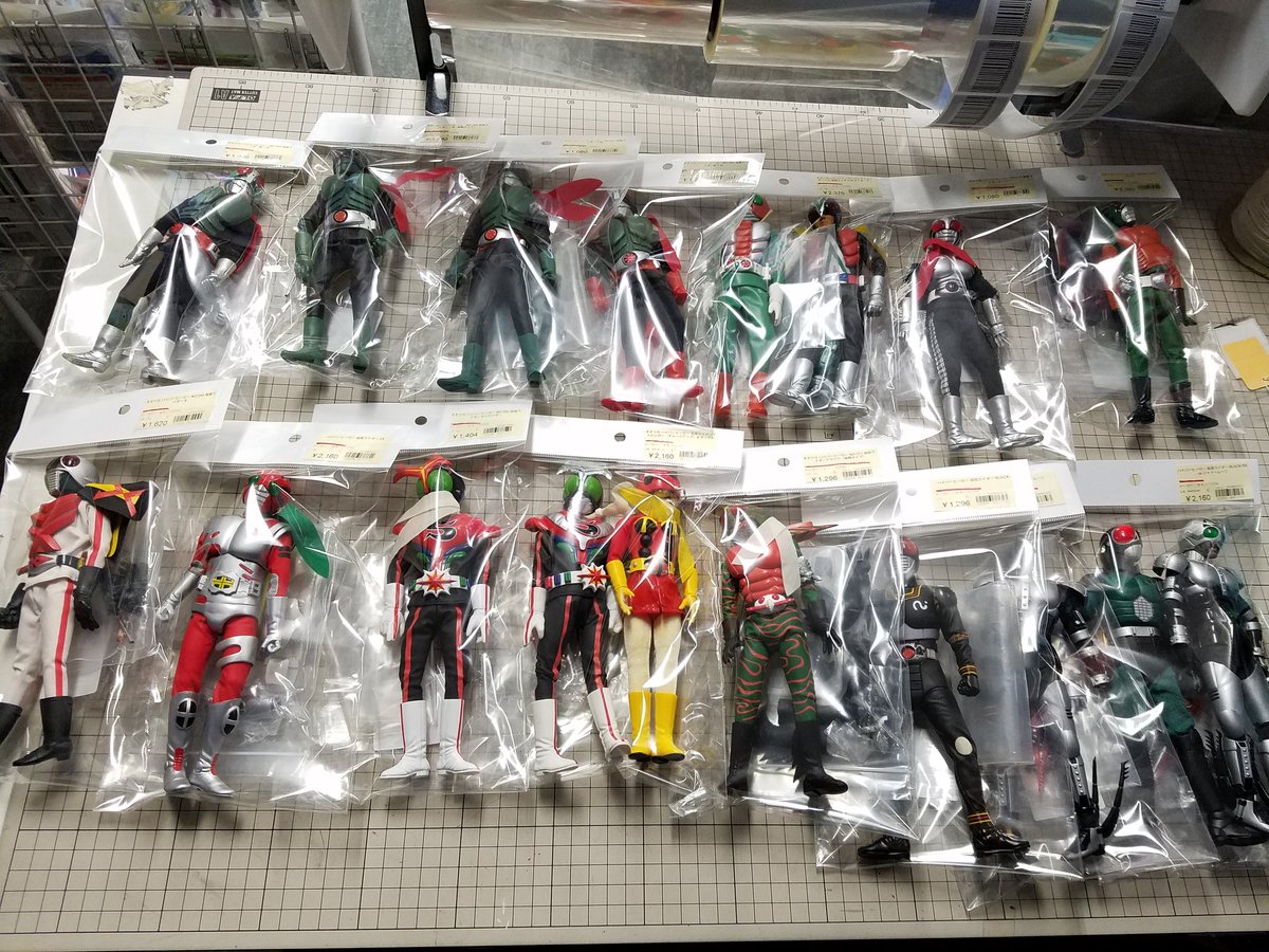 ট ইট র 大阪日本橋ジャングル Jungle オオツカ ハイパーヒーローシリーズの現状品が大量に入荷しました 手首パーツ 付属品あるものに関しては袋の中に入れております 現状品なんで価格もかなーりリーズナブル ヒゲ