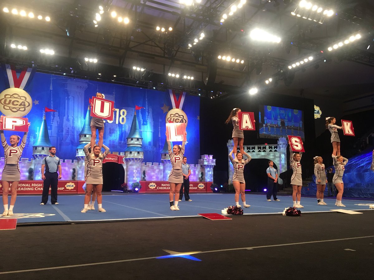 UCAupdates's tweet photo. Such a crowed effective cheer from Pulaski County High School in the Small Varsity DII Finals! #UCAnationals 🗣👏🏼 https://t.co/XeftWoC8Nh