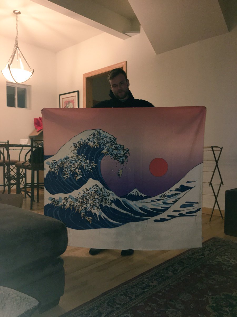 stefff_666's tweet image. Jimmy ordered this, thought it was just a huge wave..and if you zoom in............