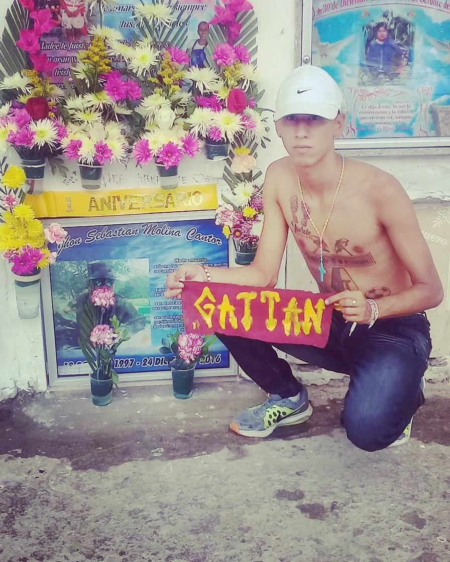 CFRM20's tweet photo. Molina titula toda la vida 👼☝👇👌socito no se olvida siempre presente 👊 https://t.co/t0LuPd08Hq
