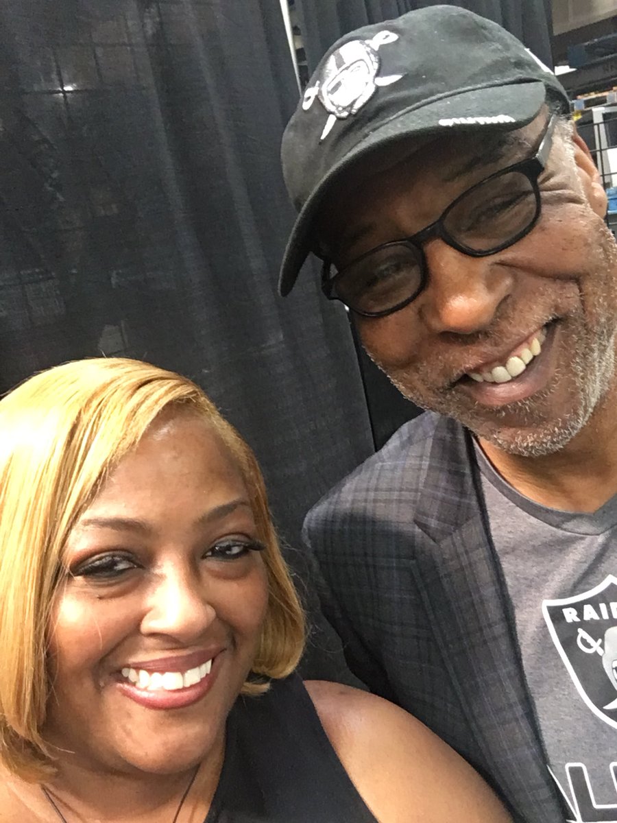 Smoothforce's tweet image. #RaiderLegends Me with Otis Sistrunk and more