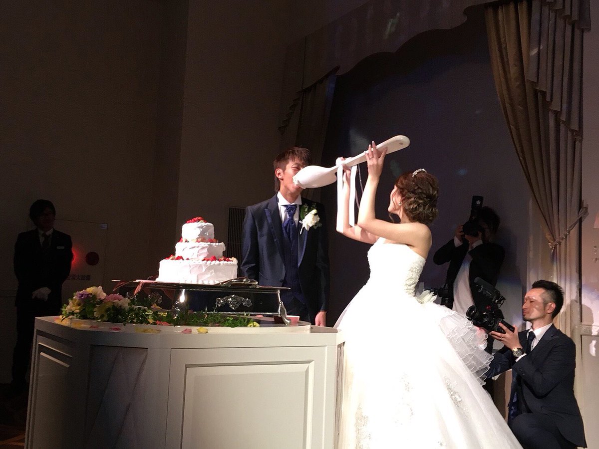 mnrnxxx's tweet photo. 2.１１（Sun）
無事に結婚式を挙げることができました😌💕
大好きなみんなが来てくれて安心したし、ビデオレターもとっても嬉しかったな☺️たくさんの方の言葉と笑顔が幸せを何倍にもしてくれた♡
両親のもとを巣立ちここからがスタート。素敵で最高の一日をありがとうございました💗 https://t.co/ghQN2gMaEW