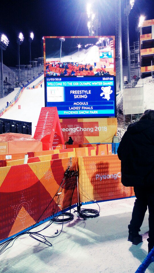 narshars's tweet photo. 昨日、(pheongchang)平昌五輪に行って来ました。 すごく寒かった��どとても面白かった! https://t.co/H27Dtev658