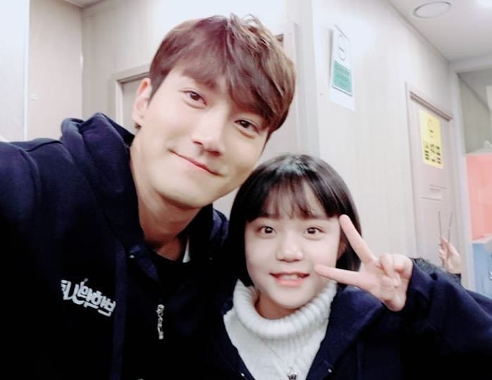 WeLoveChoiSiwon's tweet photo. 180212 - yueunmi0309 IG update with Siwon: "Thanks for the photo ^^ #SuperJunior #SiwonOppa" https://t.co/YvgFw91VND