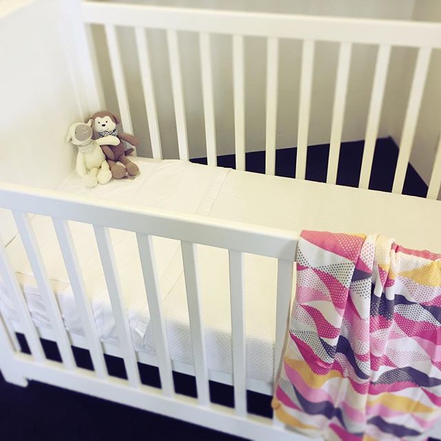 The Touchwood meadow cot looks amazing with little bamboo sheets and weegoamigo accessories!
.
#touchwoodcots #touchwoodcotslastforgenerations #weegoamigo #wamigo #littlelinen #littlebamboo #bamboosheets #ecofriendlybamboo #knittoys #babysleep #babyboxka… ift.tt/2nZb6ax