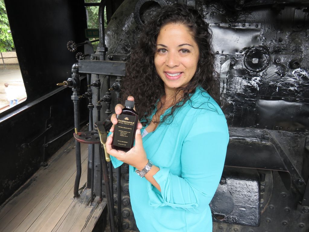 DarshanaBeauty's tweet photo. I only used Darshana on my hair today! GOOD HAIR DAY! #goodhairday #hair #beauty  #la #racheltrue #health #la #darshana #curlyhair #naturalhair #losangeles #teamnatural #love #blonde #friends #yoga #transform #curls #washandgo #healthyhair #curlmart #naturallycurly https://t.co/NHKRCWPkhC